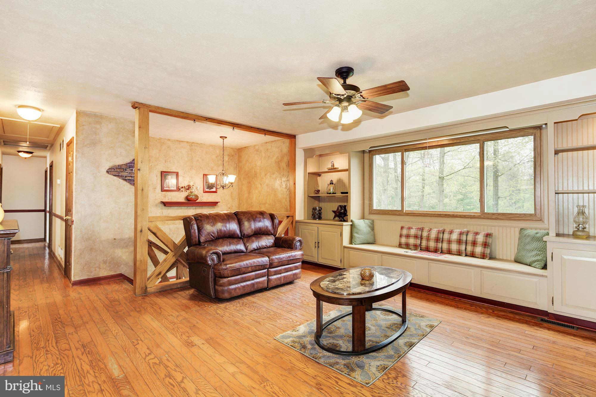 750 Silver Run Valley Road Westminster, MD 21158 - Photo 3 of 30 Living Room