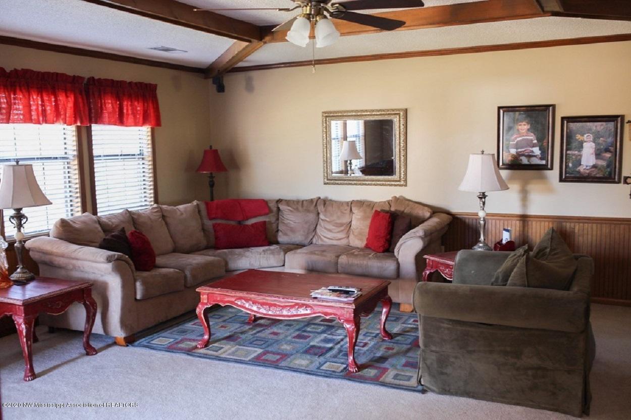 8190 Malone Road Olive Branch, MS 38654 - Photo 15 of 22 J Malone Living Room