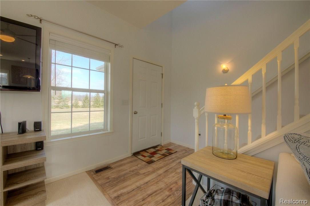 10575 Mason Road Fowlerville, MI 48836 - Photo 9 of 34 930A6388_89_90_preview.jpeg