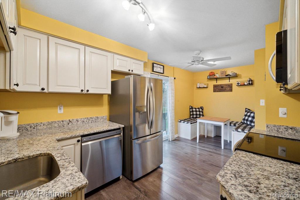 624 Riddle Street Howell, MI 48843 - Photo 7 of 27