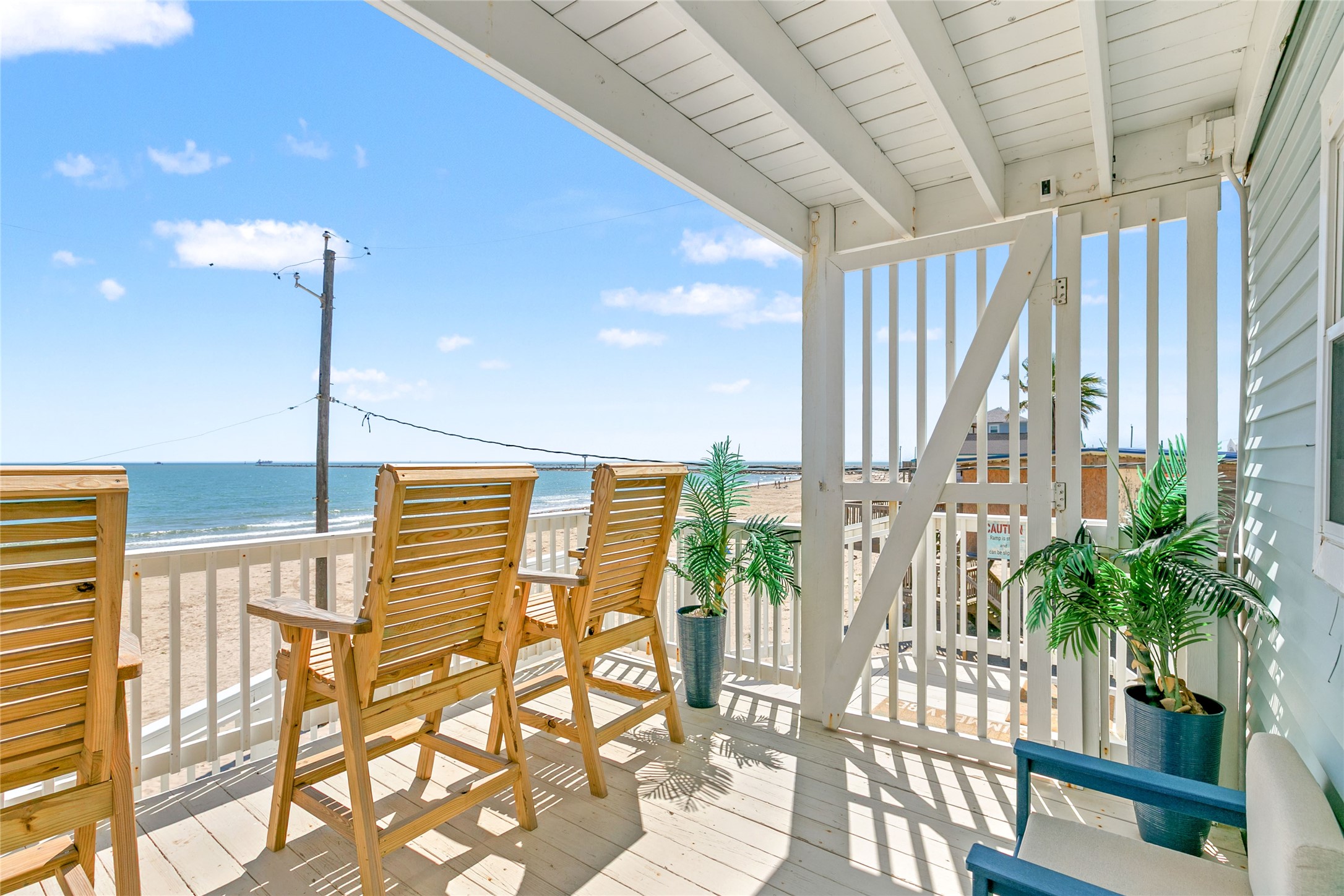 1213 Sargasso Circle Surfside Beach, TX 77541 - Photo 33 of 40 a very nice looking room with windows