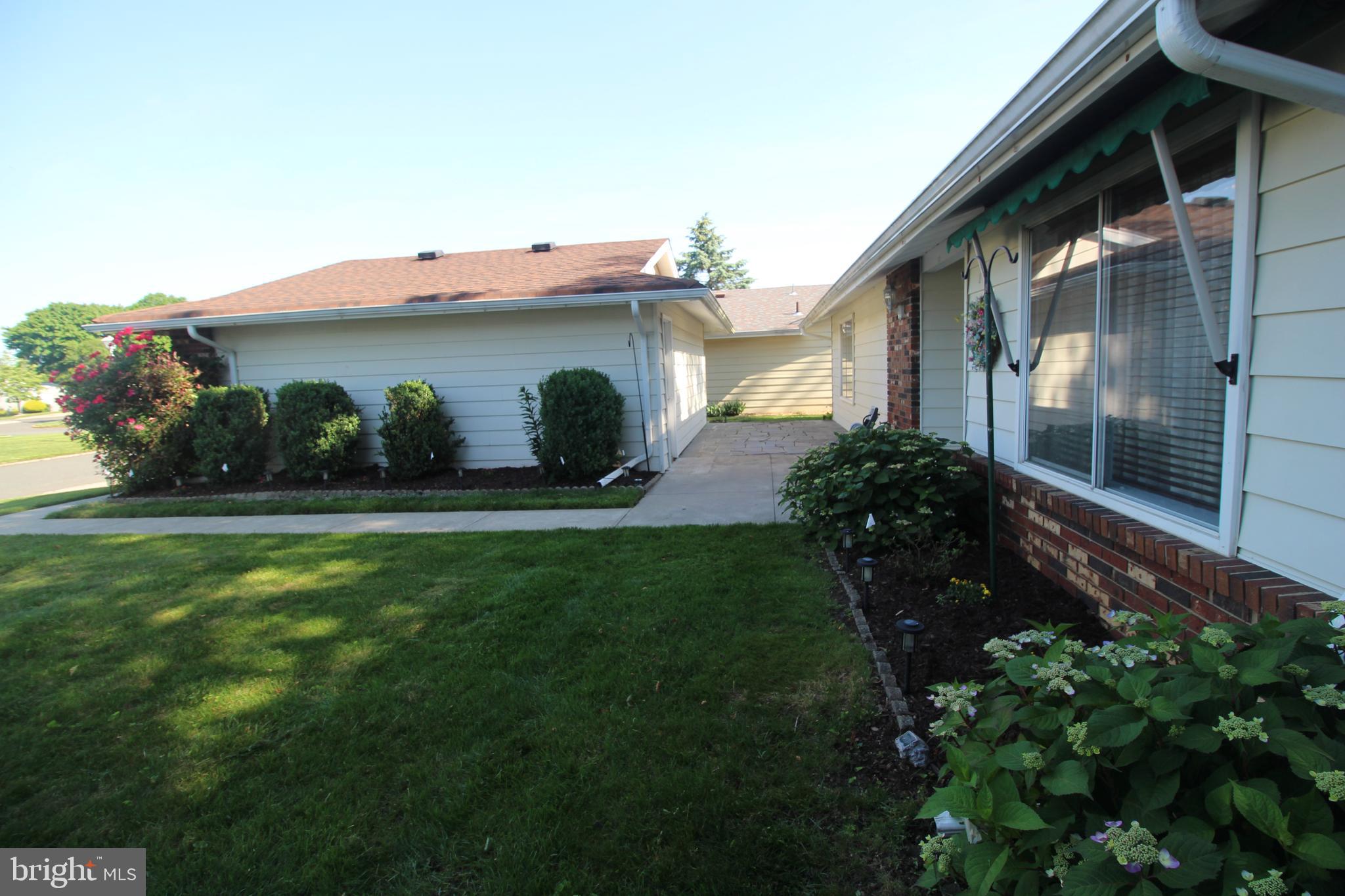 236 Vernon Road Monroe Township, NJ 08831 - Photo 4 of 26 Gallery Image 4