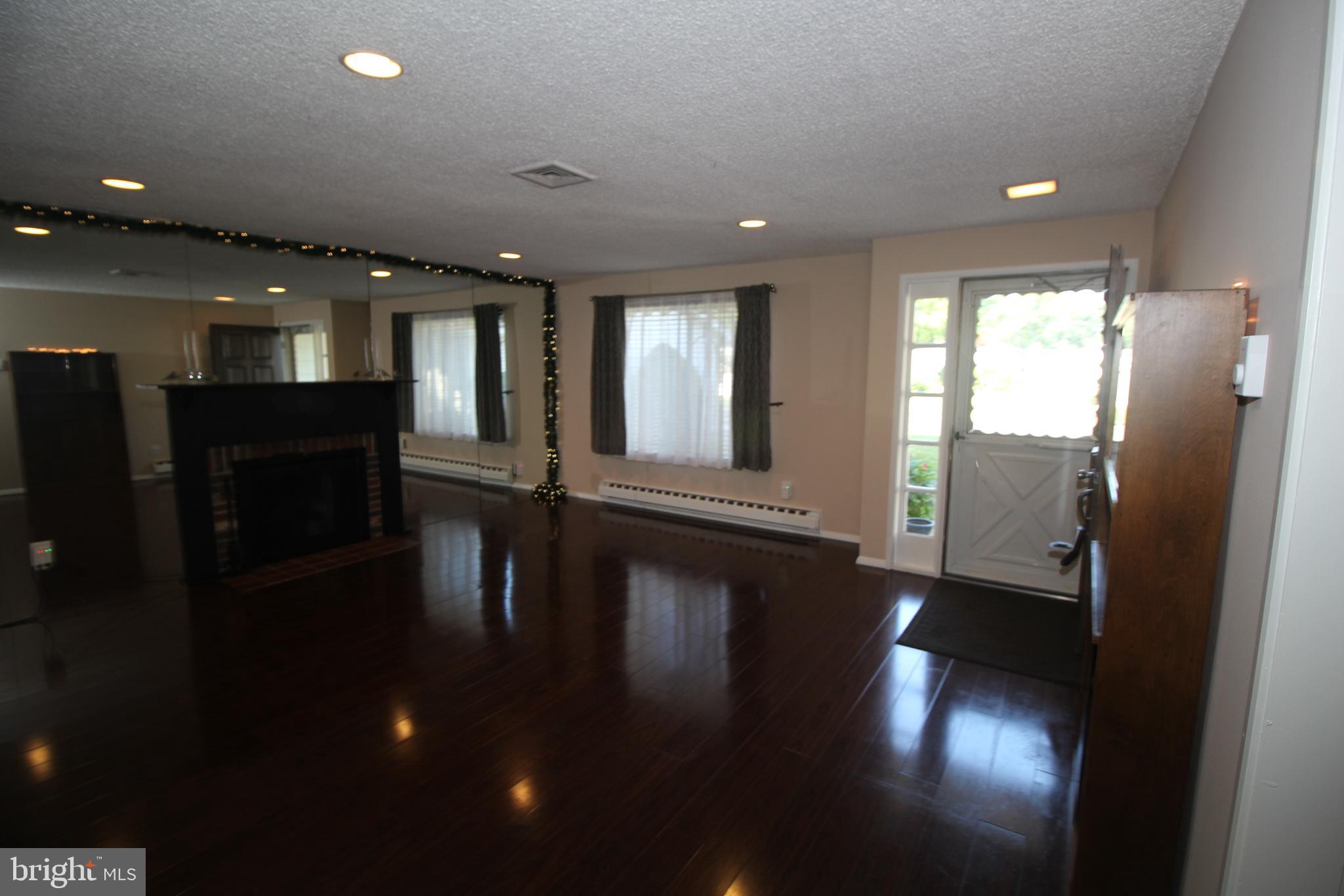 236 Vernon Road Monroe Township, NJ 08831 - Photo 6 of 26 Gallery Image 6