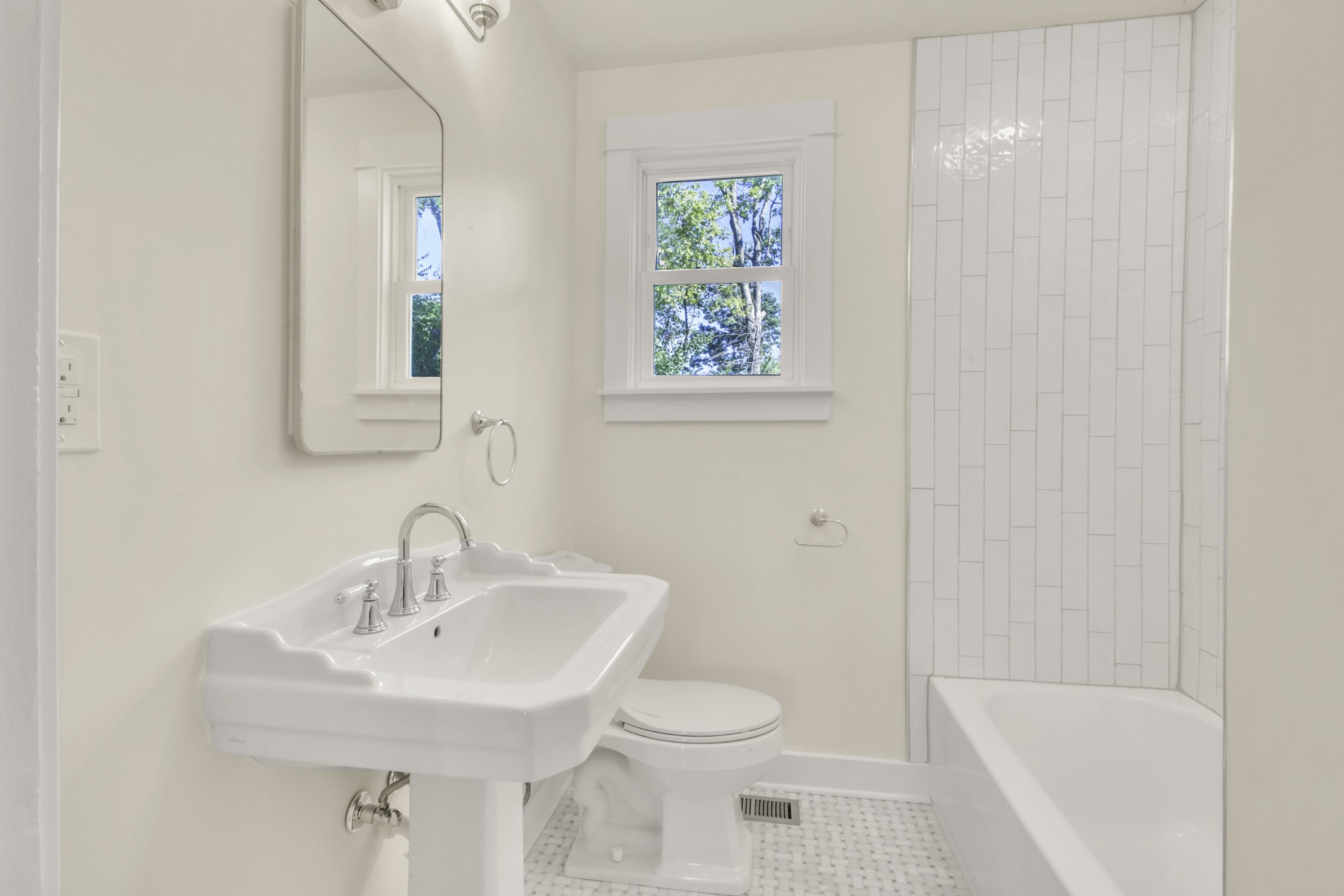 1121 Goldilocks Street Madison, TN 37115 - Photo 11 of 31 a bathroom with a sink toilet and bathtub