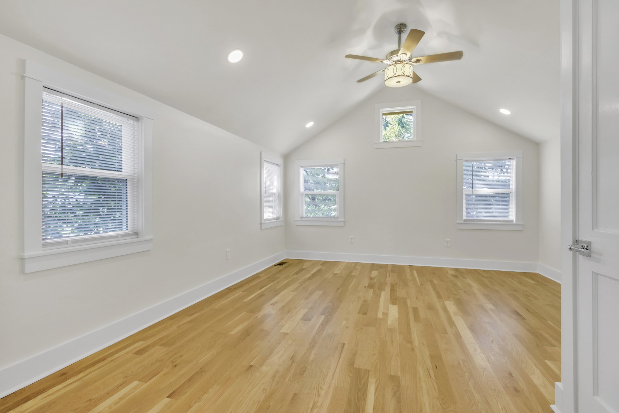1121 Goldilocks Street Madison, TN 37115 - Photo 25 of 31 a view of an empty room with a window