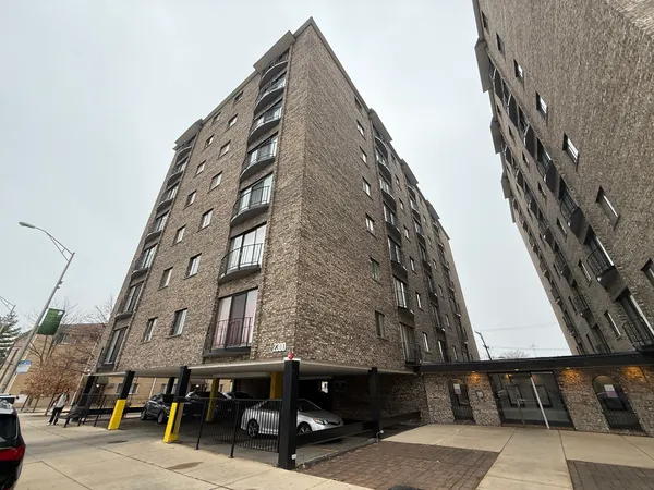 $1,575 | 2310 North Harlem Avenue, Unit 203, Elmwood Park, IL 60707
