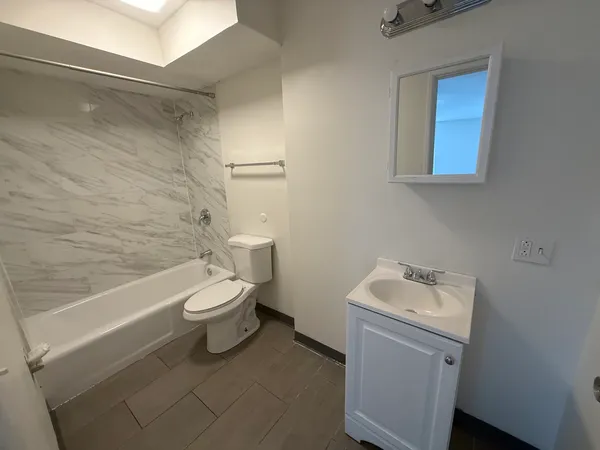 $1,575 | 2310 North Harlem Avenue, Unit 203, Elmwood Park, IL 60707