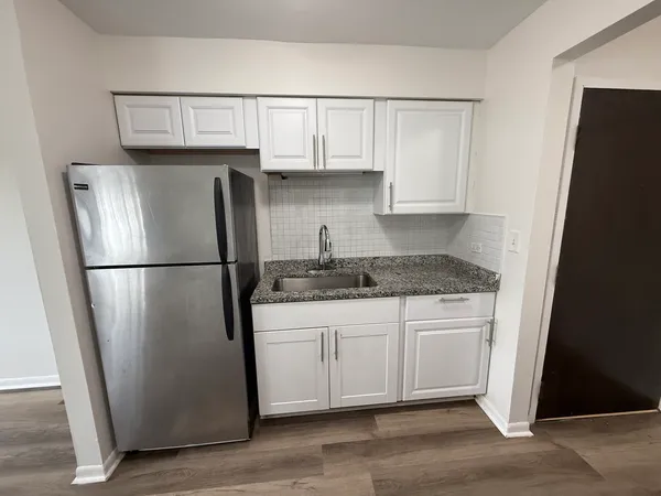 $1,575 | 2310 North Harlem Avenue, Unit 203, Elmwood Park, IL 60707
