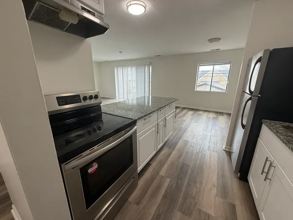 $1,575 | 2310 North Harlem Avenue, Unit 203, Elmwood Park, IL 60707