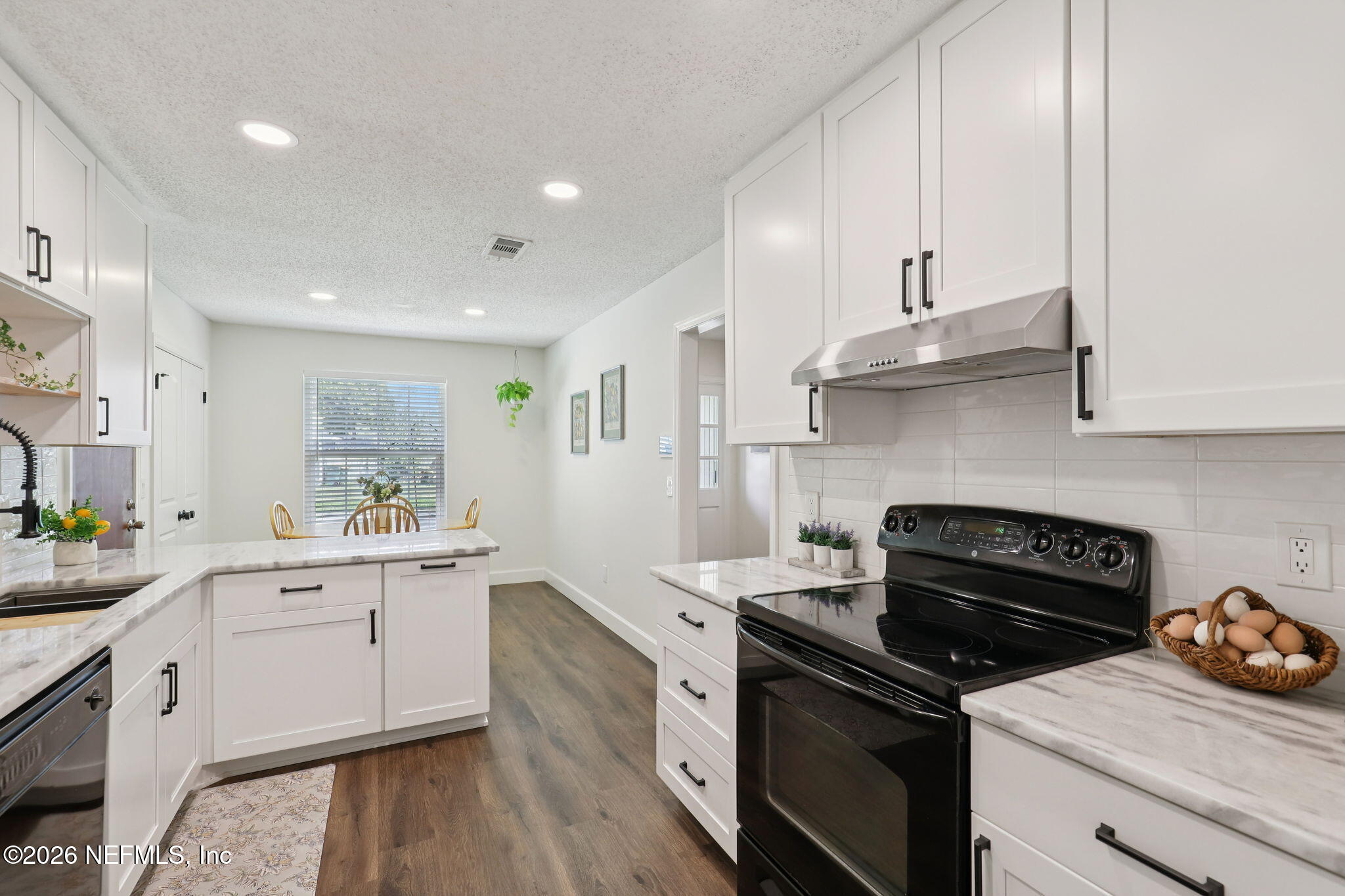 10122 Hawks Hollow Road Jacksonville, FL 32257 - Photo 23 of 46 Kitchen