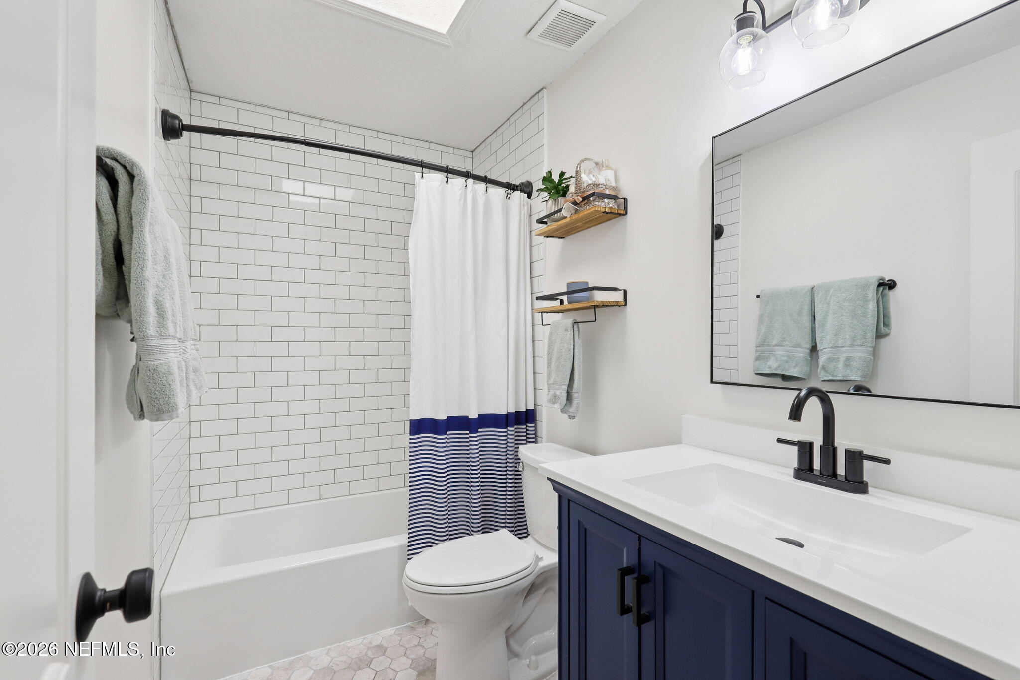 10122 Hawks Hollow Road Jacksonville, FL 32257 - Photo 9 of 46 Second Bath