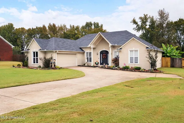 $345,000 | 114 Ethelyn Smith Drive, Senatobia, MS 38668
