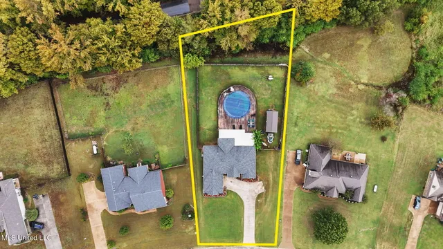 $345,000 | 114 Ethelyn Smith Drive, Senatobia, MS 38668