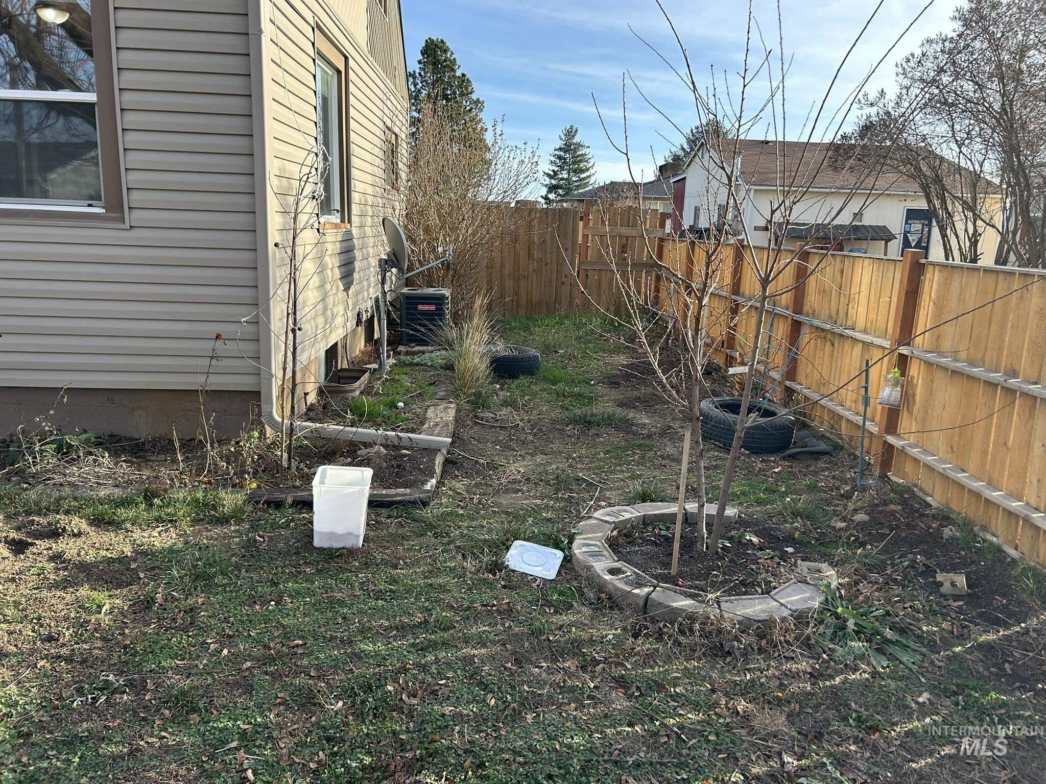3837 16th Street Lewiston, ID 83501 - Photo 37 of 45 View of yard