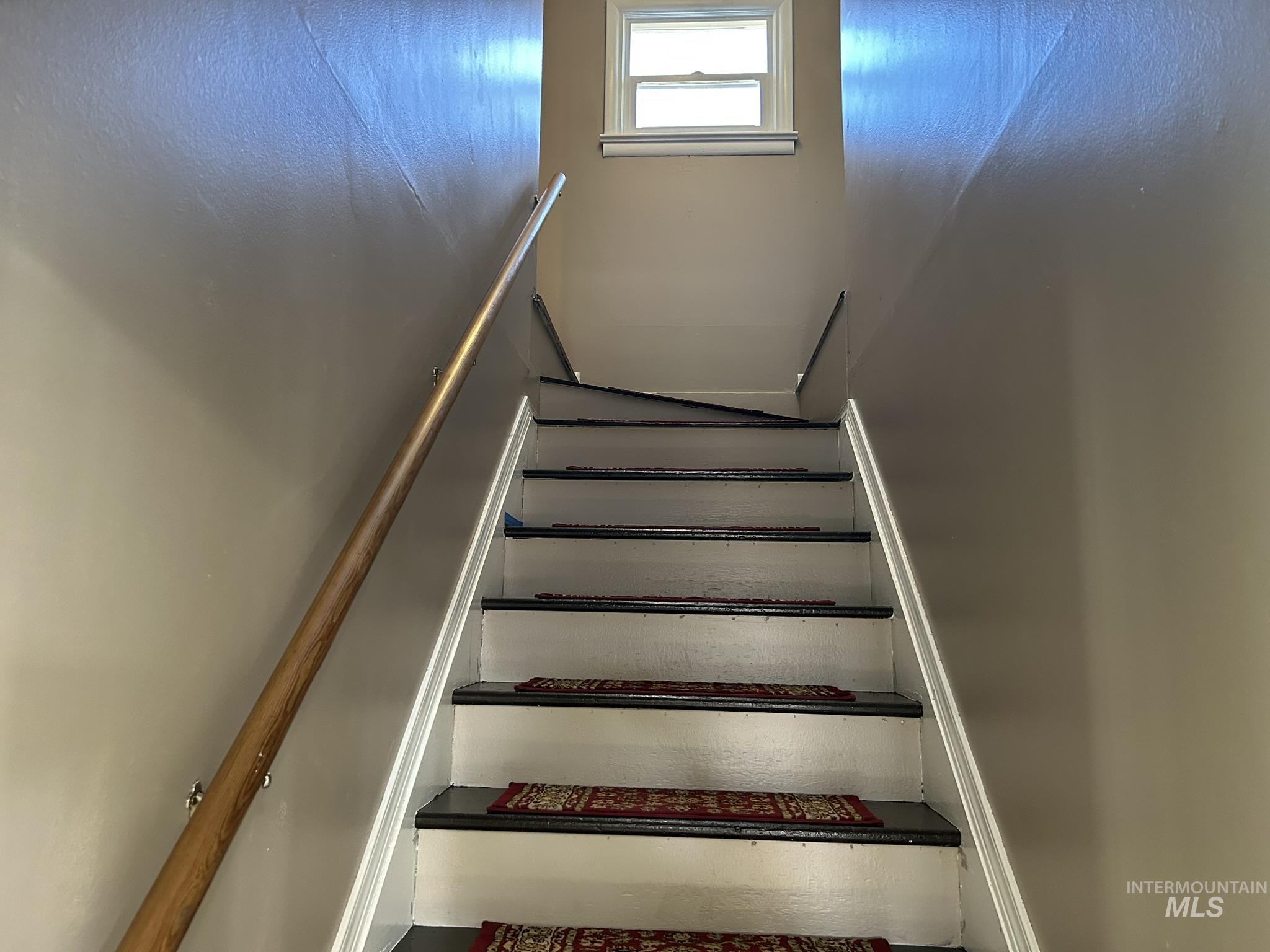 3837 16th Street Lewiston, ID 83501 - Photo 9 of 42 View of stairs