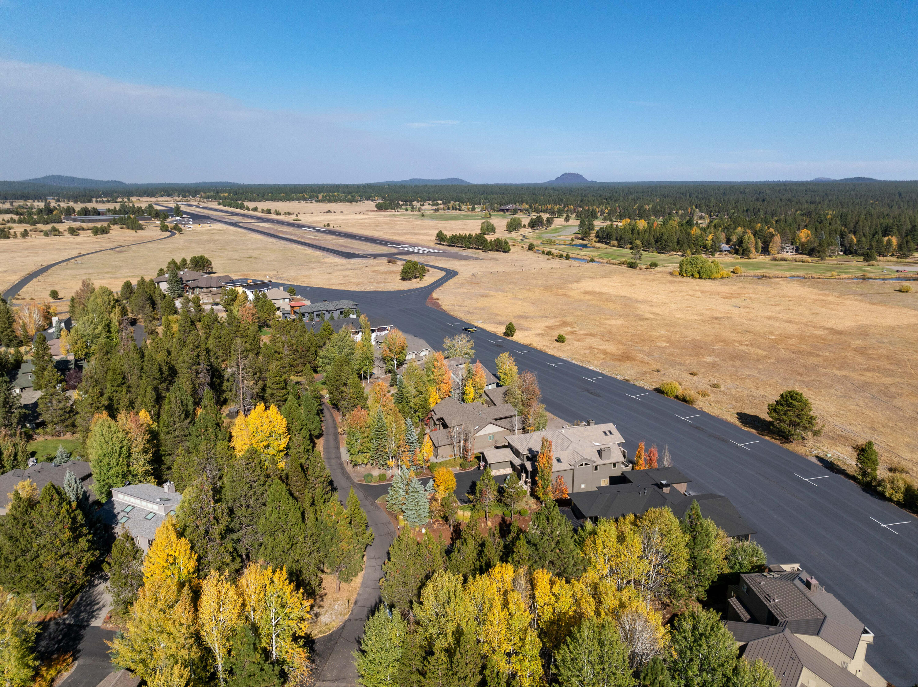 56902 River Road, Unit 6 Sunriver, OR 97707 - Photo 4 of 44 Sunriver Airport