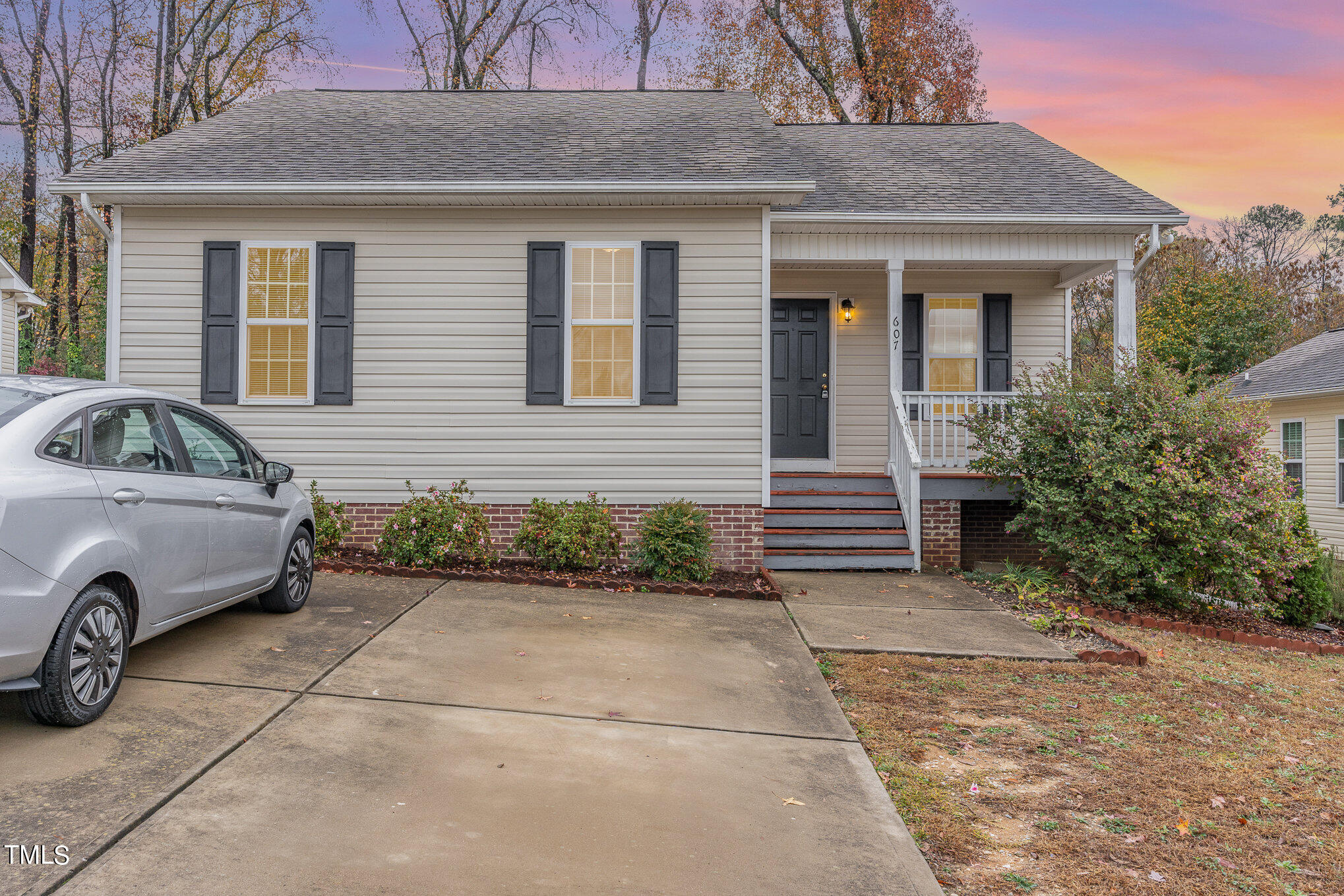 607 2nd Street Apex, NC 27502 - Photo 1 of 16 a house view