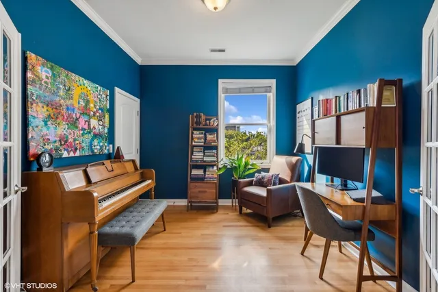 $585,000 | 4717 North Clark Street, Unit 2S, Chicago, IL 60640