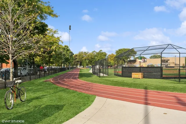 $585,000 | 4717 North Clark Street, Unit 2S, Chicago, IL 60640