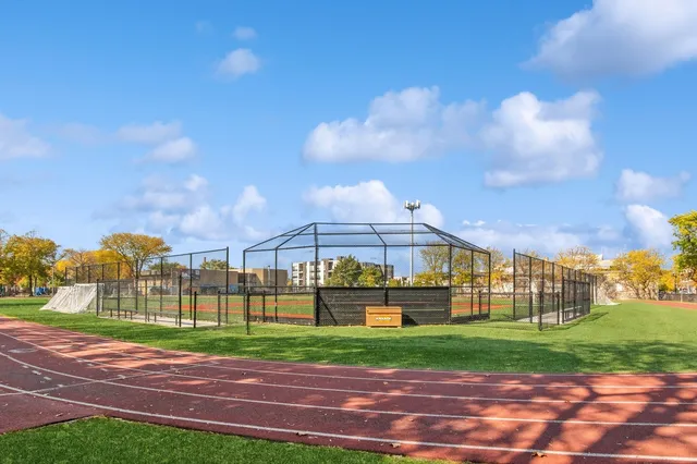 $585,000 | 4717 North Clark Street, Unit 2S, Chicago, IL 60640