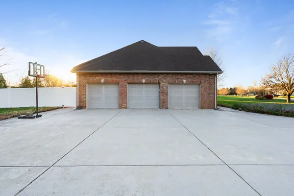 $575,000 | 3218 Woodhaven Drive, Bourbonnais, IL 60914