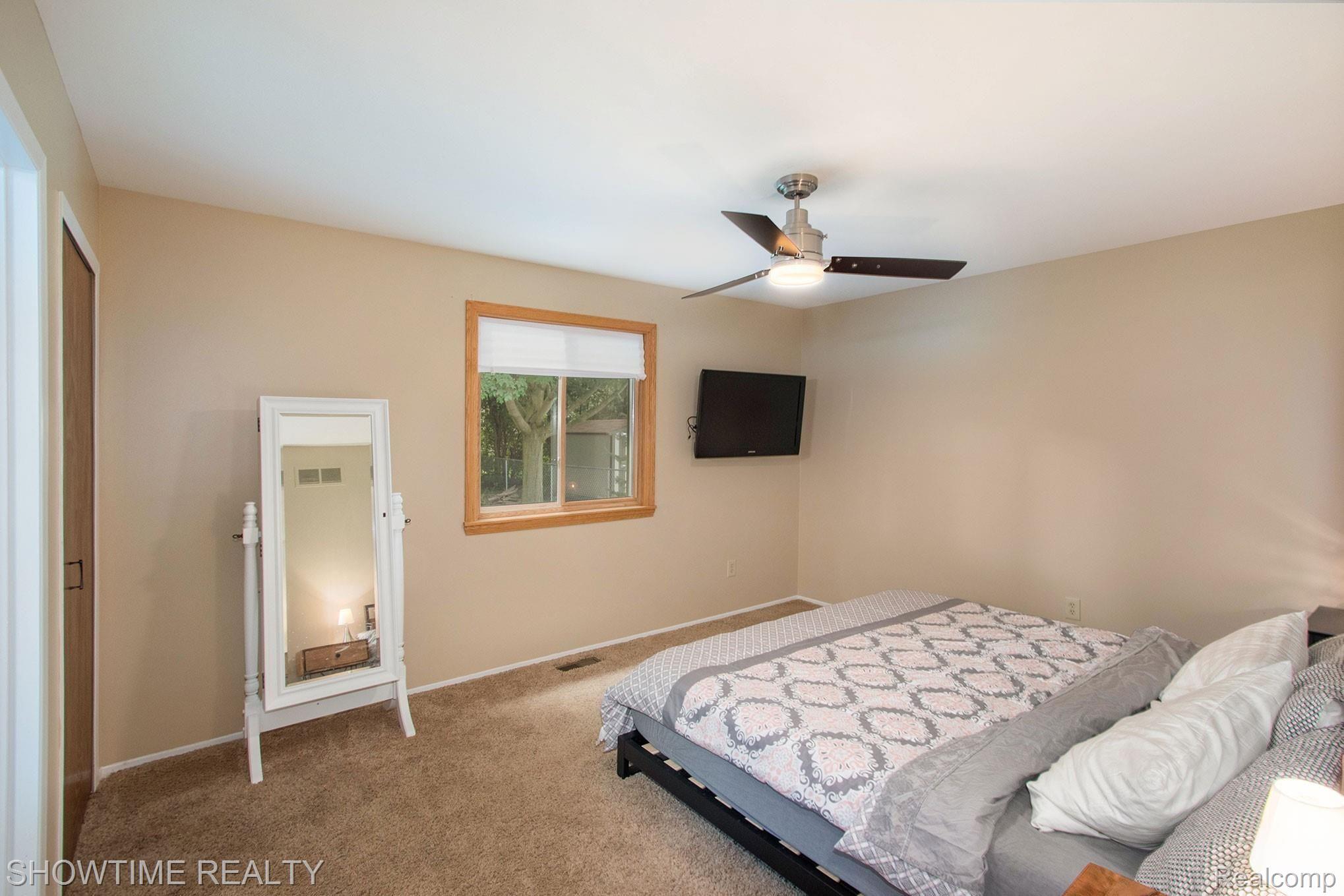 653 Glenwyth Road Brighton, MI 48116 - Photo 15 of 23 CU8A2371.jpg