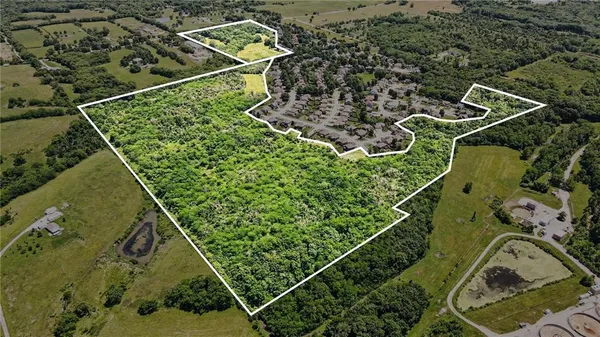 $3,000,000 | 13316 North Virginia Avenue, Smithville, MO 64089