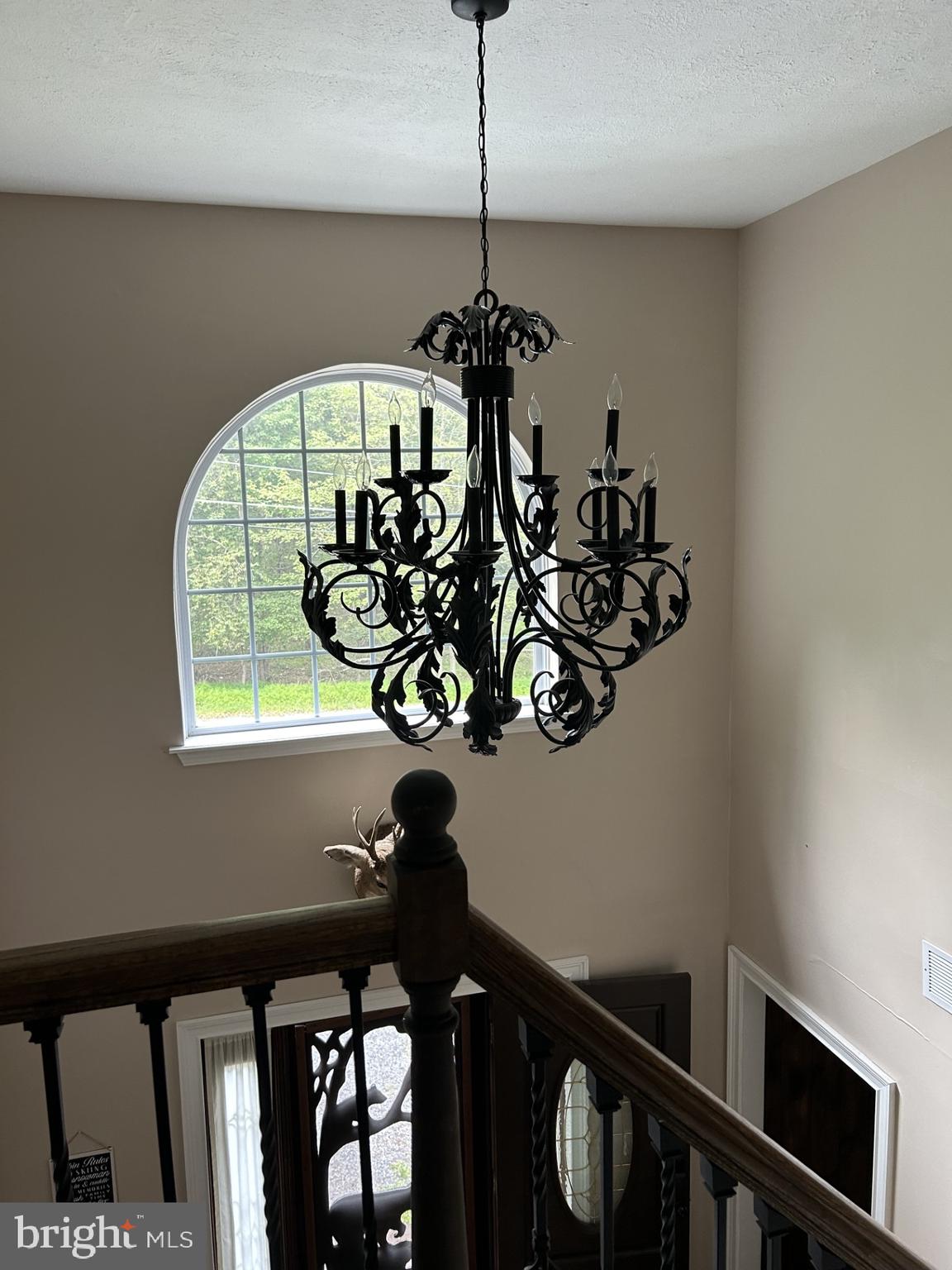 14 Minnie Ha-Ha Road Albrightsville, PA 18210 - Photo 4 of 34 a vase of flowers sitting on a table