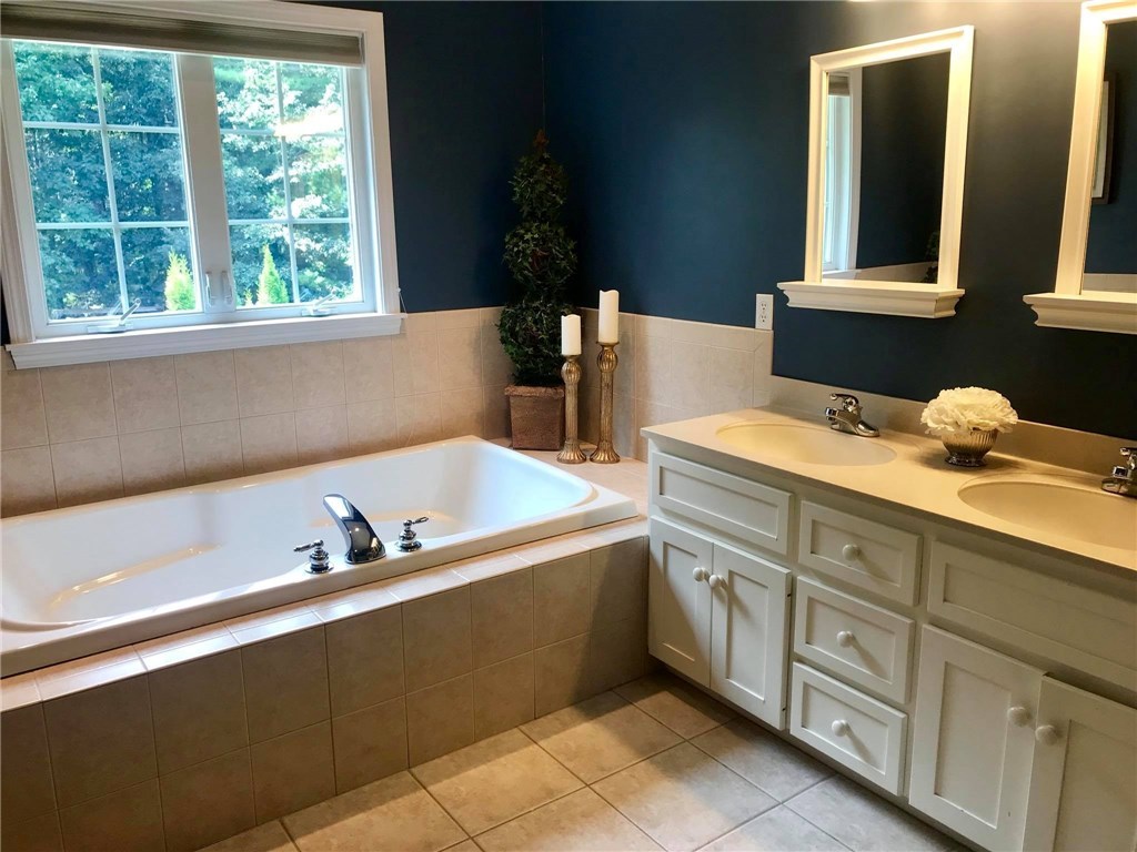 5 Riverbend Road Upton, MA 01568 - Photo 17 of 40 Gallery Image 17
