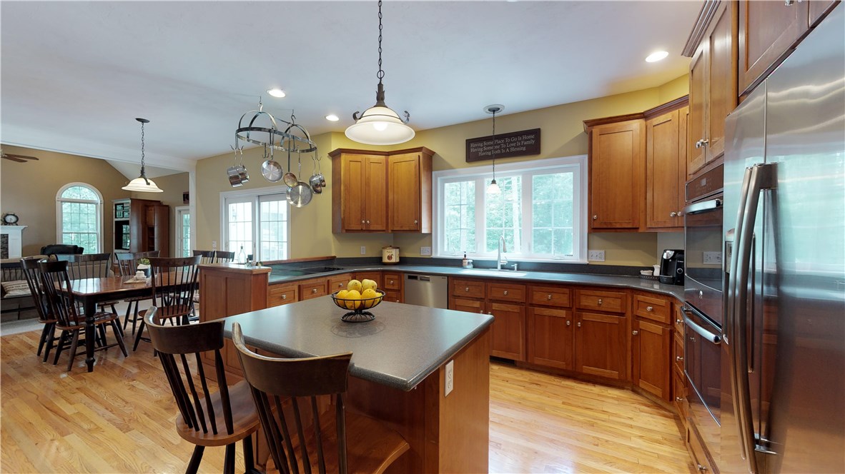 5 Riverbend Road Upton, MA 01568 - Photo 2 of 40 Gallery Image 2
