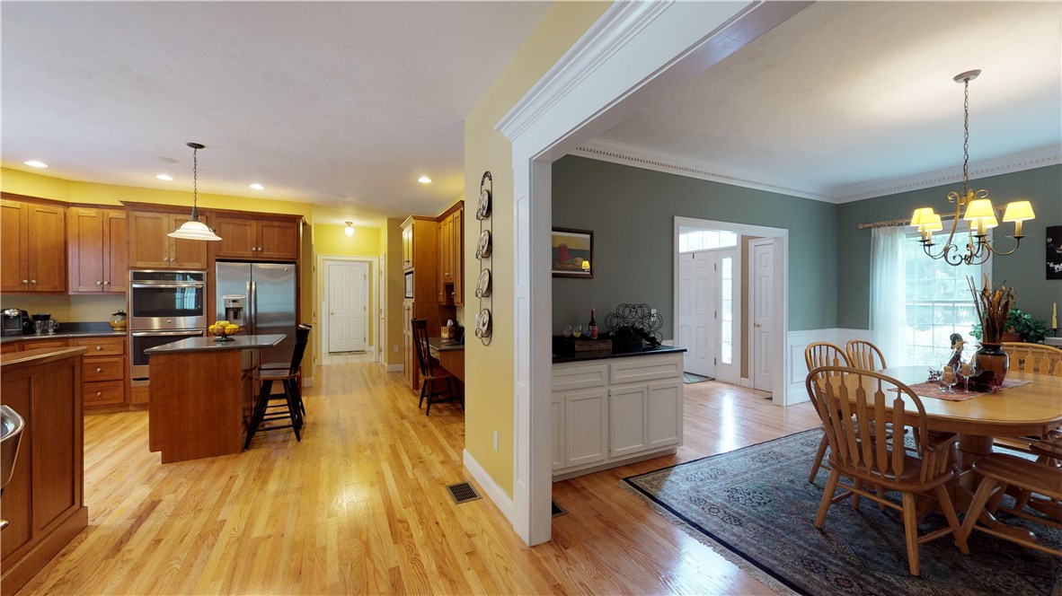 5 Riverbend Road Upton, MA 01568 - Photo 4 of 40 Gallery Image 4