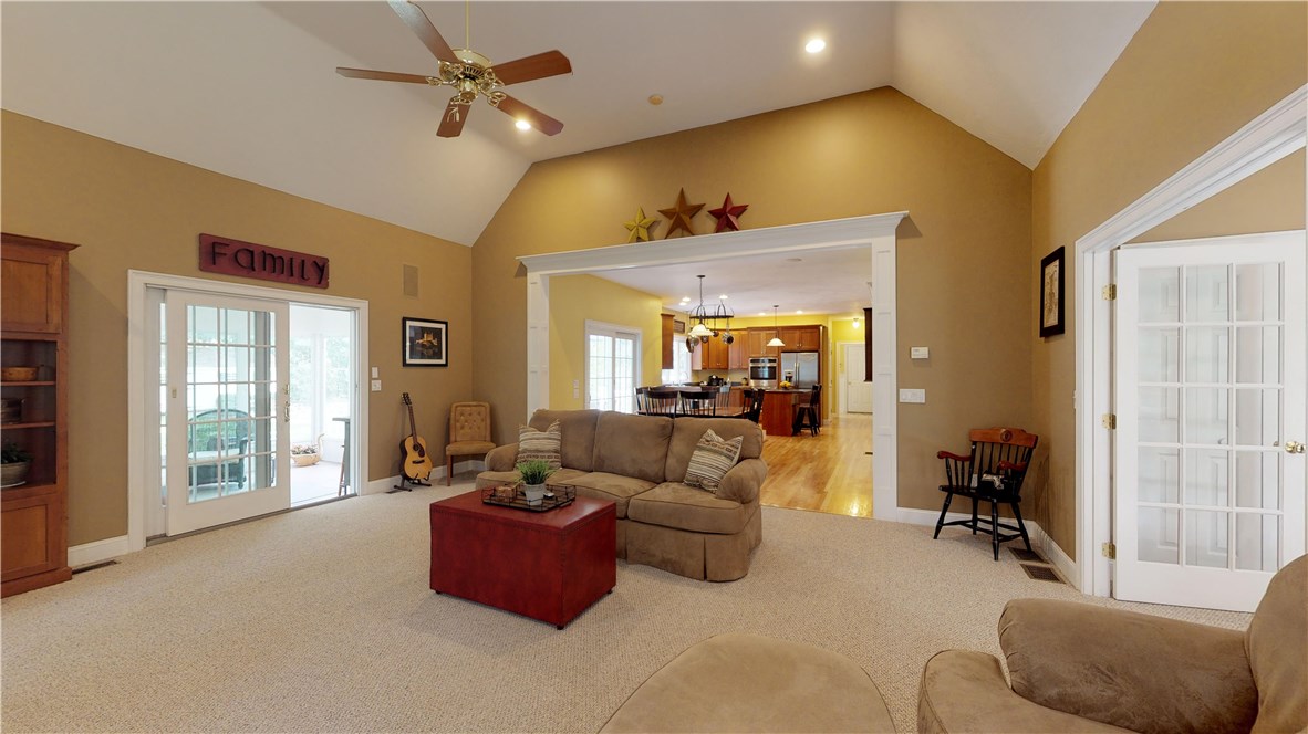 5 Riverbend Road Upton, MA 01568 - Photo 9 of 40 Gallery Image 9