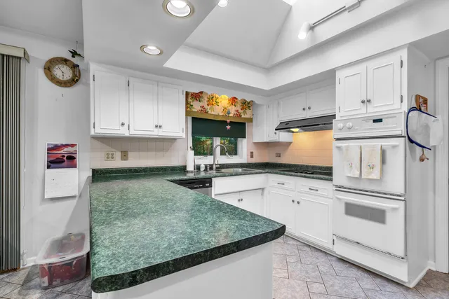 $525,000 | 32381 North Forest Drive, Grayslake, IL 60030