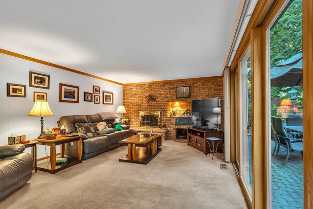 $525,000 | 32381 North Forest Drive, Grayslake, IL 60030