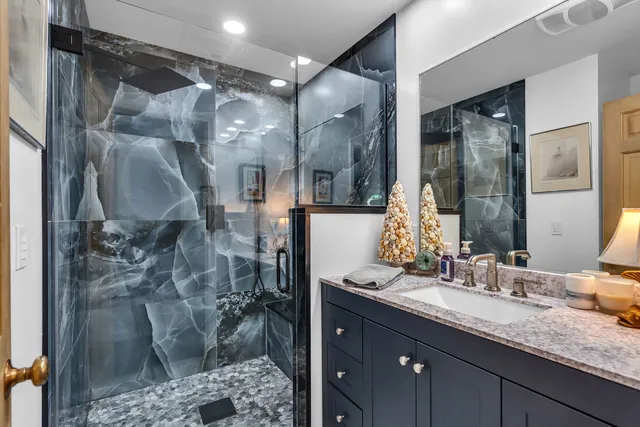 $525,000 | 32381 North Forest Drive, Grayslake, IL 60030