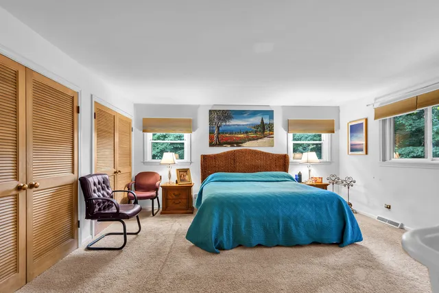 $525,000 | 32381 North Forest Drive, Grayslake, IL 60030