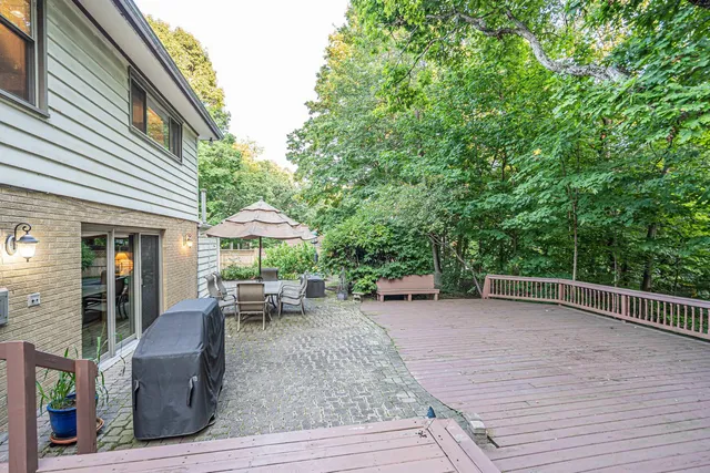 $525,000 | 32381 North Forest Drive, Grayslake, IL 60030