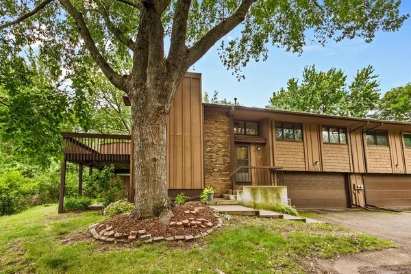$278,500 | 1289 Bridle Path Court, White Bear Lake, MN 55110