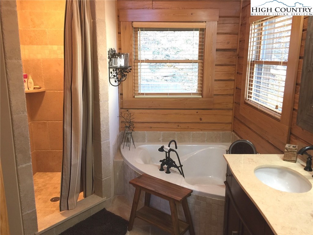 228 Skiview Road Seven Devils, NC 28604 - Photo 11 of 18 Gallery Image 11