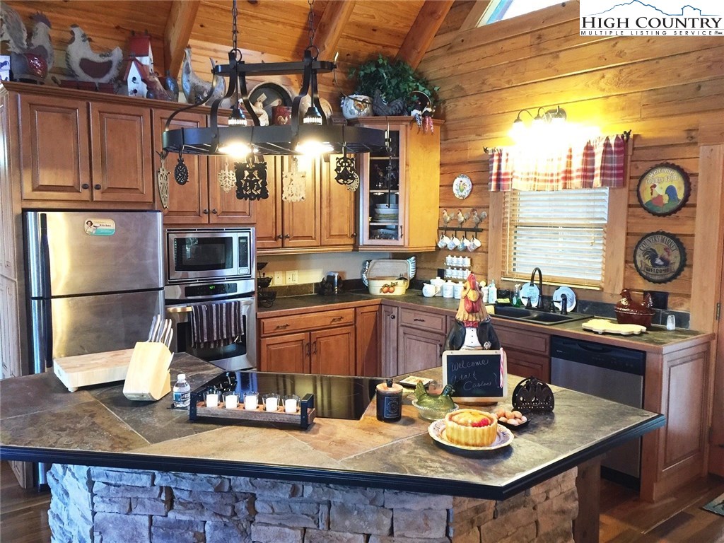 228 Skiview Road Seven Devils, NC 28604 - Photo 6 of 18 Gallery Image 6