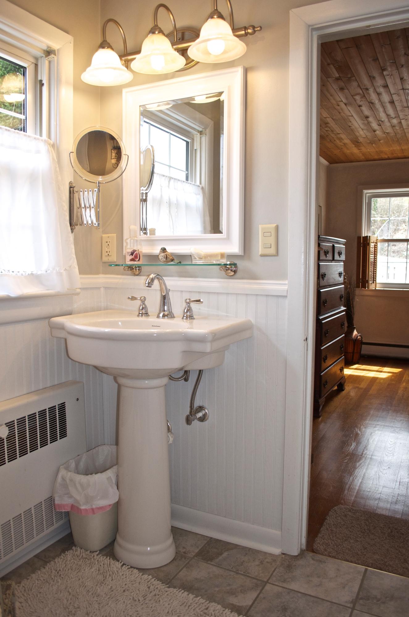 3006 Corbieshaw Road Southwest Roanoke, VA 24015 - Photo 24 of 47 Master Bathroom