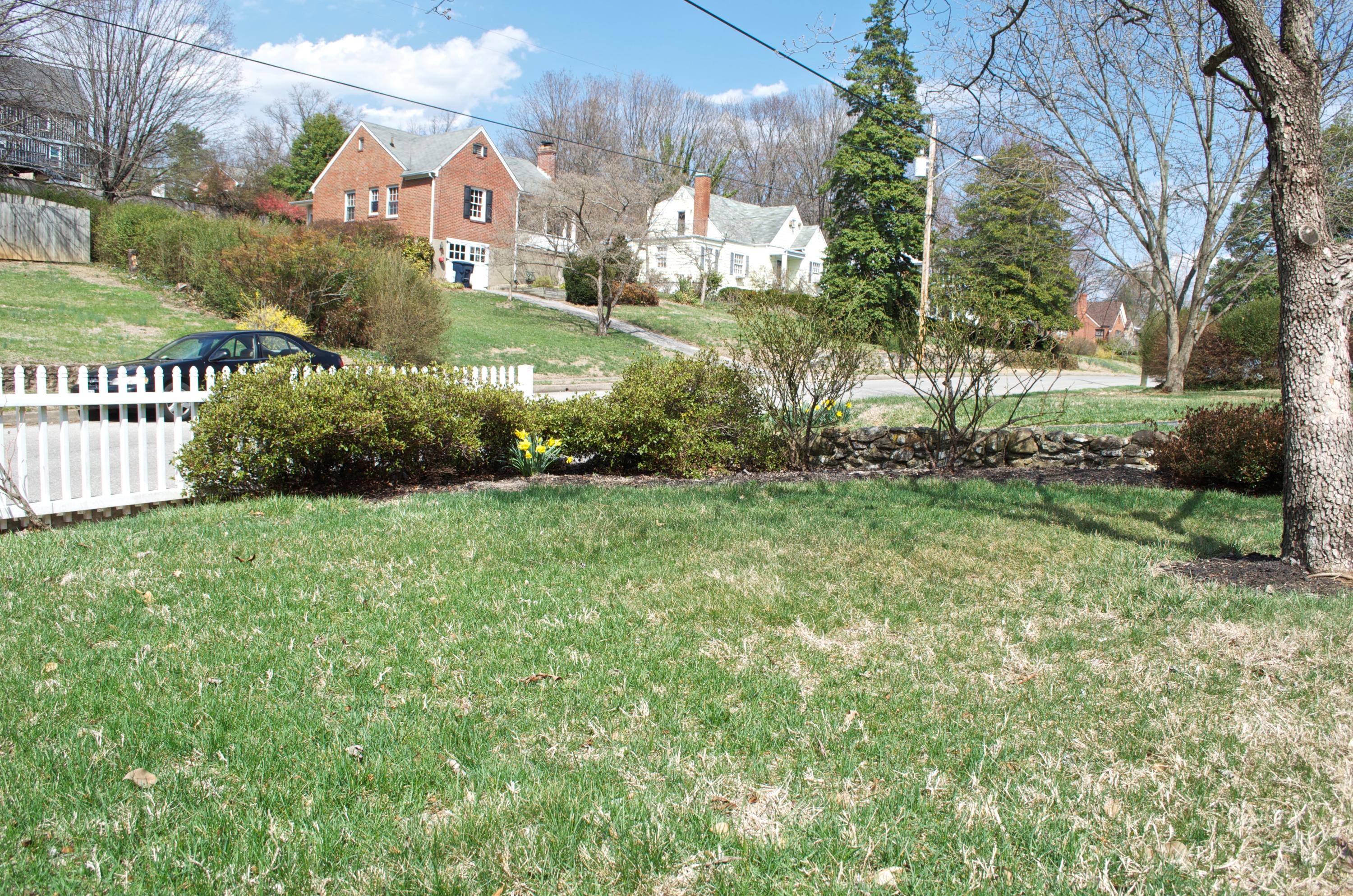 3006 Corbieshaw Road Southwest Roanoke, VA 24015 - Photo 4 of 47 Front Yard w_ White Fence
