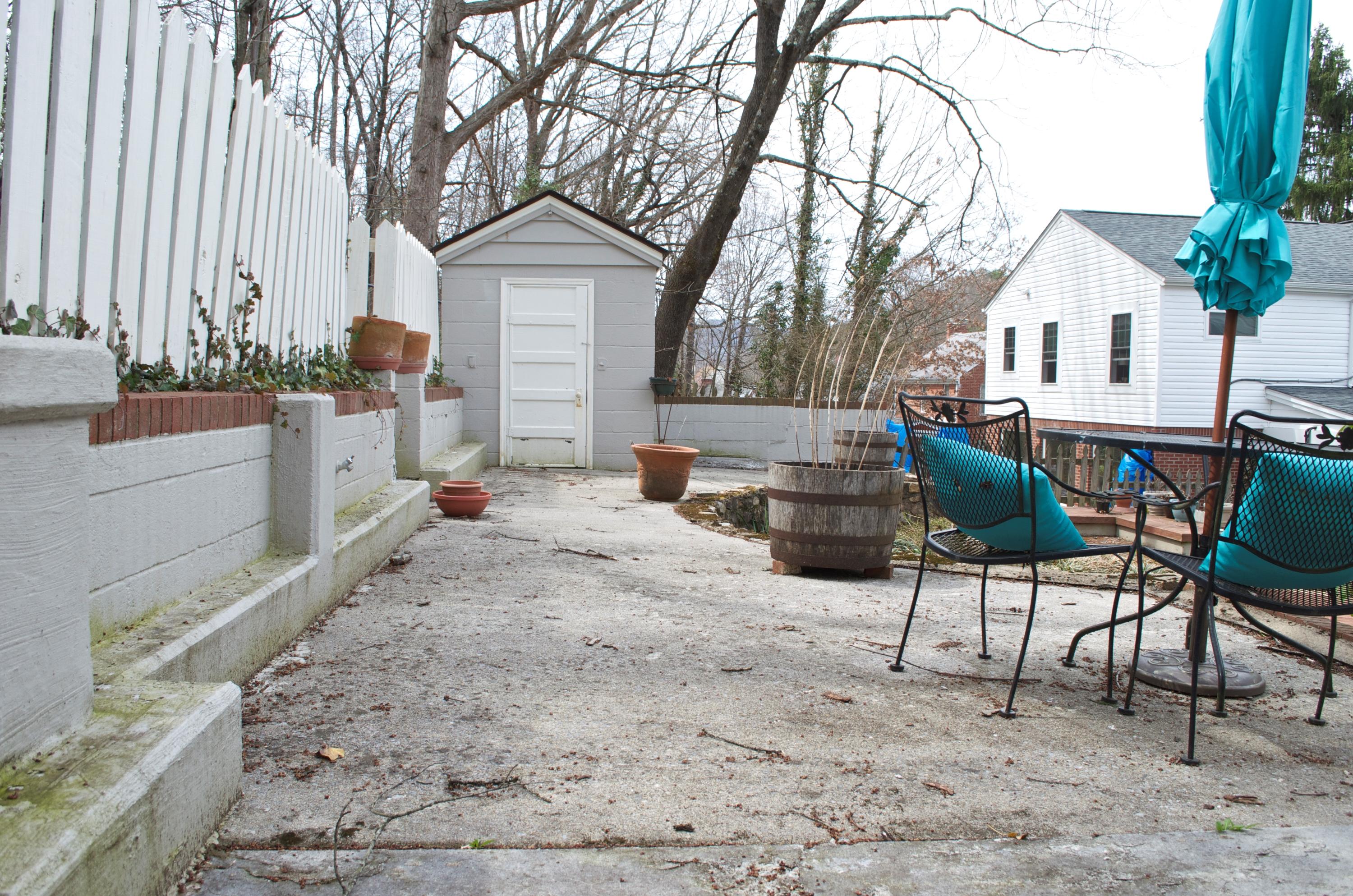 3006 Corbieshaw Road Southwest Roanoke, VA 24015 - Photo 38 of 47 Courtyard_Backyard