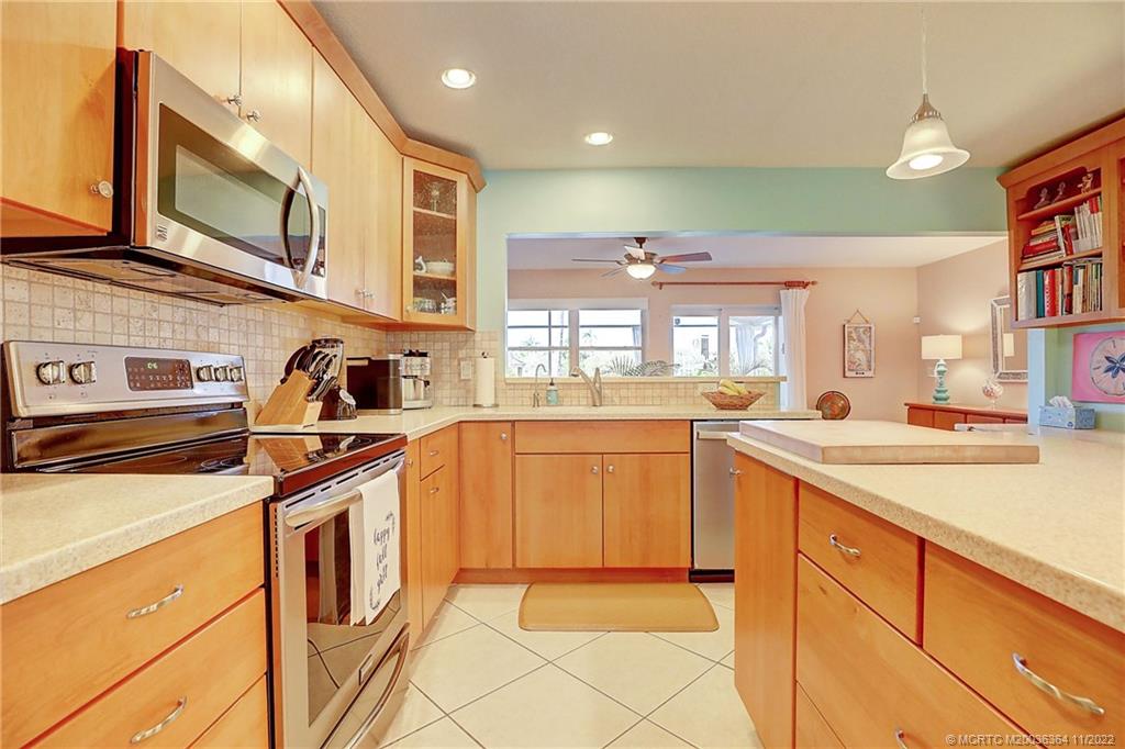 649 Southwest Linden Street Stuart, FL 34997 - Photo 16 of 41 Gallery Image 16