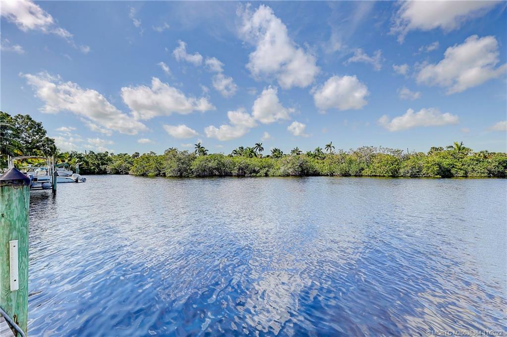 649 Southwest Linden Street Stuart, FL 34997 - Photo 3 of 41 Gallery Image 3