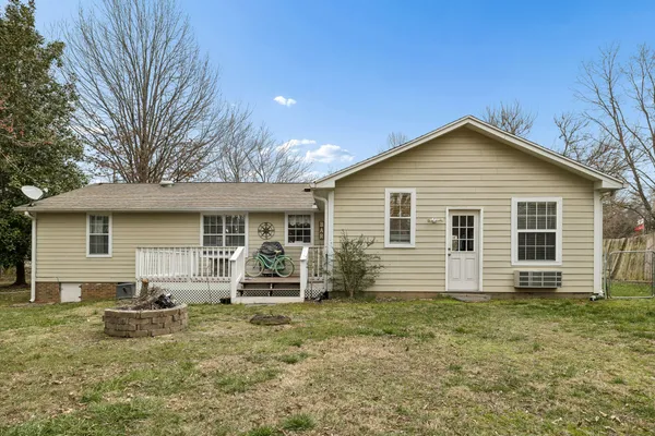 a front view of house with yard
