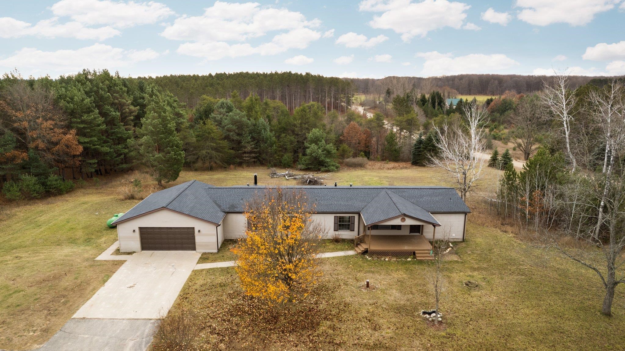 10491 Dell Road Kingsley, MI 49649 - Photo 3 of 71