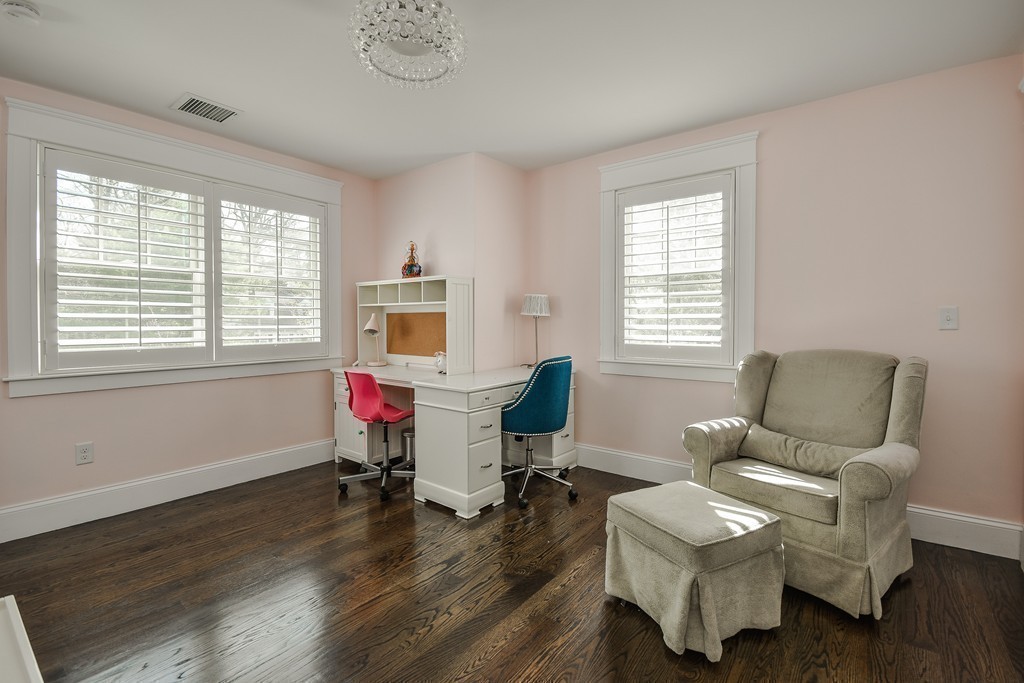 10 Sunset Road Wellesley, MA 02482 - Photo 18 of 25