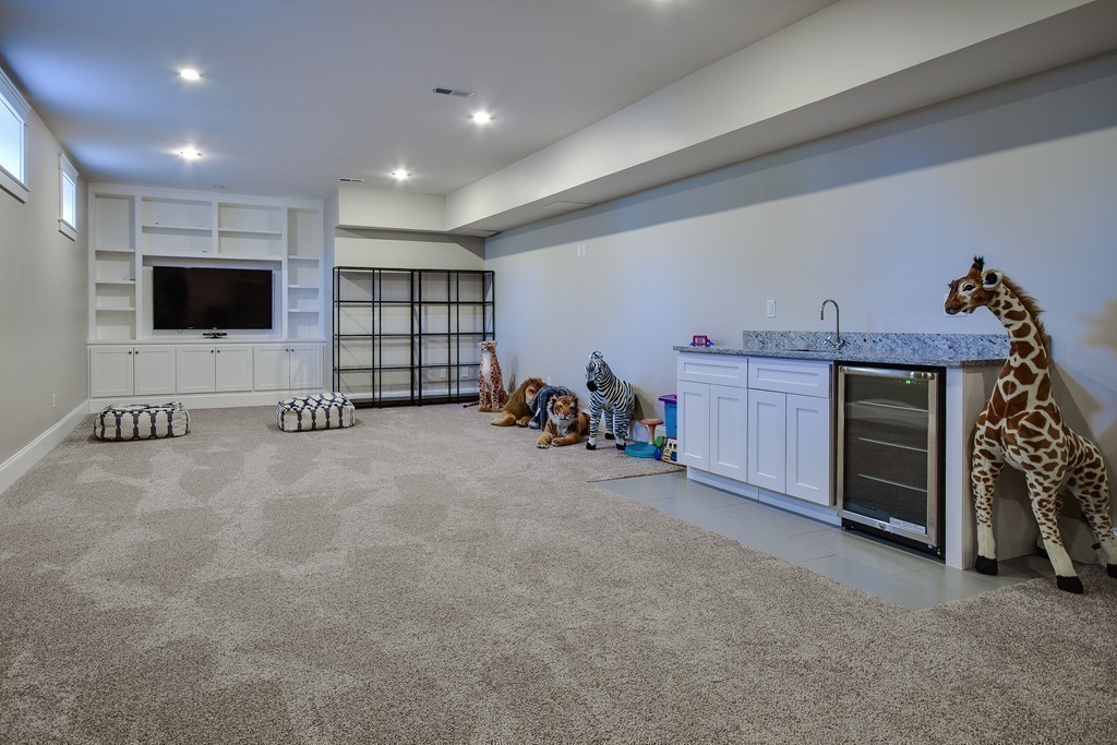 10 Sunset Road Wellesley, MA 02482 - Photo 23 of 25