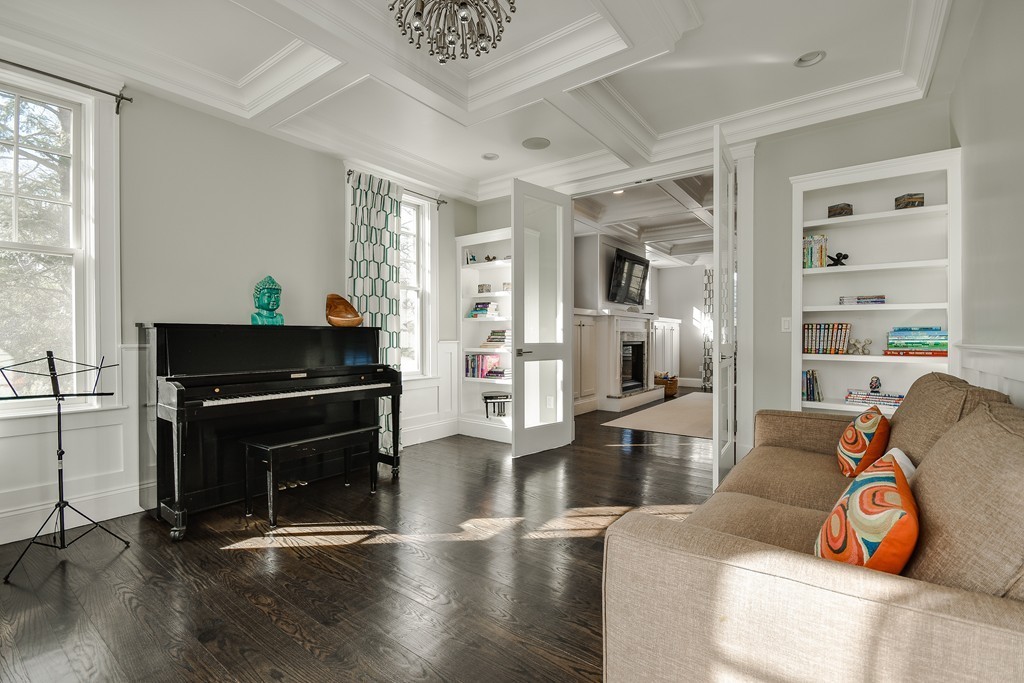10 Sunset Road Wellesley, MA 02482 - Photo 3 of 25